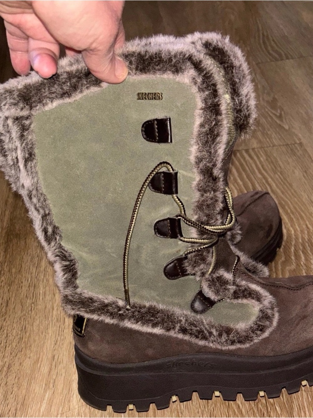 Skechers Faux Fur Lined Winter Boots Womens 8.5 Suede Brown Lace Up NWOT Box B76